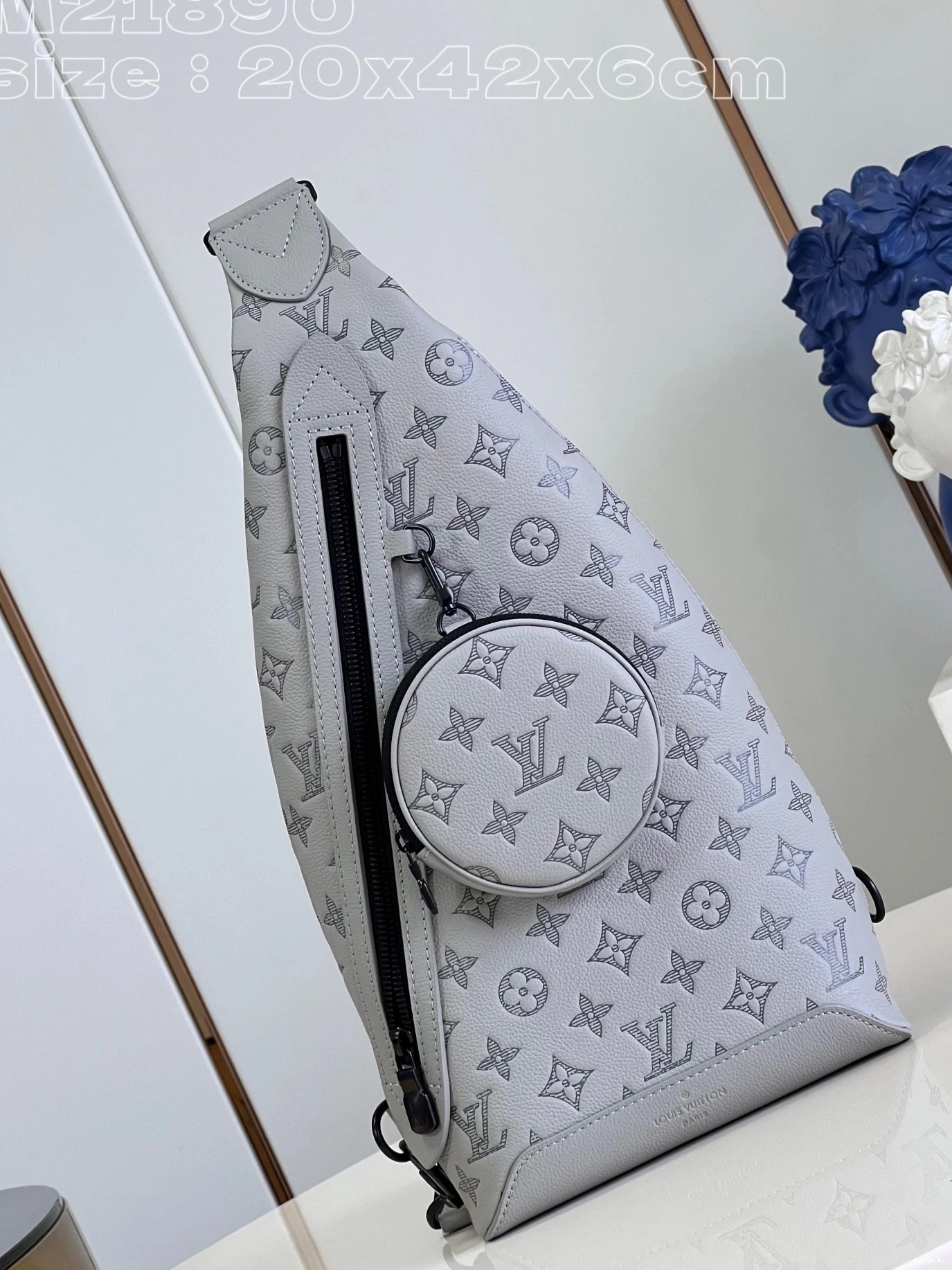 VUITTON LOUIS Duo Slingbag-20*42*6cm 0129